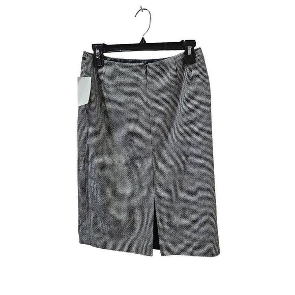 Tahari 4 skirt suit - Picture 4 of 16